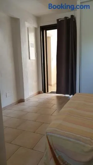 Image of Une chambre dans la résidence proche de plage, commerces et centre ville