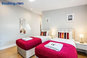 Image of South Woodford 2 Bed En-Suite House