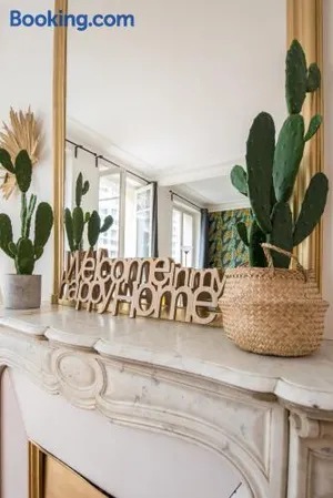 Image of 2 BR Appartement Near Tour Eiffel & Trocadéro
