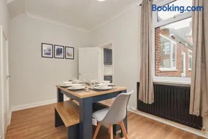 Image of Charming 2-Bedroom House in Darlington