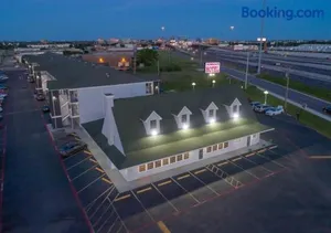 Image of The Crossroads Hotel and Suites Irving