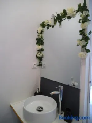 Image of Au Bougainvillier