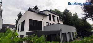 Image of moderne Neubau-Wohnung mit Kamin und 35qm Dachterrasse