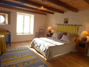 Image of Gîte familial rénové, jardin avec jeux, terrasse, proche circuits randonnée, 7 pers + 2 bébés - FR-1-611-4
