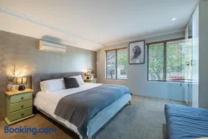 Image of Perth Airport Stay 5BR House with 6 Beds &Parking