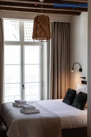 Image of Hotel Rose Red