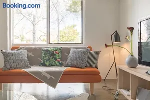 Image of dlux + escape@aphrasia Street near Geelong CBD