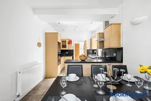 Image of 5 Bedroom Large Home for Contractors, Families and Groups