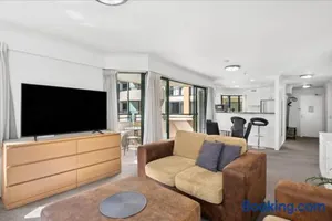 Image of Stylish Braddon Retreat 2Bedroom Free Parking & Pool