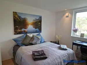 Image of Stadtnahes Gästezimmer im Penthouse bei Esi