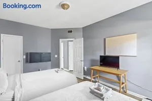 Image of Garden Level 1BR condo, Central Luxury Suite
