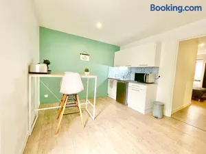 Image of Lorient - L'escapade - Lit Queen Size - Proche Centre et Gare - Internet Haut Débit Fibre