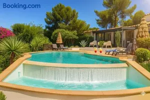 Image of UN OASIS EN PROVENCE