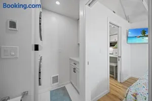 Image of Private Cottage on Annie