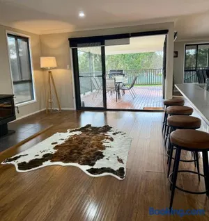 Image of Executive Denman Home