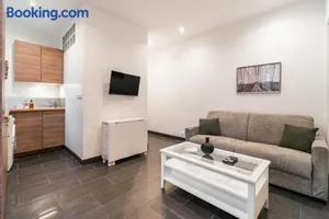 Image of Appartement cosy à 2 min de Paris 16 ème