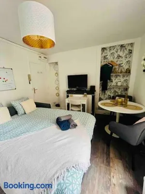 Image of Quiet studio next business school and castle