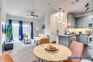 Image of Luxury 2 Bed Room Apt- Home away from Home
