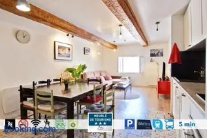 Image of Les marches de St Charles - 100M2