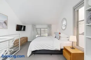 Image of Oceanic Apartment 6.