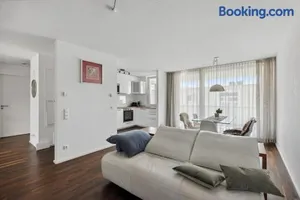 Image of EXQUIS 2BR Luxus Apartment ROLF BENZ I Parken I Netflix I Stadtmitte I Familienfreundlich I Mercedes-Benz