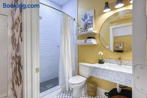 Image of THe Oleander Hotel Room Number 4