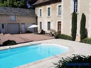 Image of Gîte 6 pers avec piscine, terrasse et parc, idéal randos et détente - FR-1-489-436