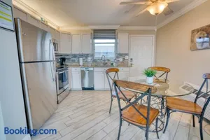Image of Penthouse On The Bay 4002
