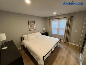 Image of Aksarben View One Bedroom