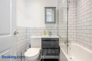 Image of Lovely House in Dagenham / Barking with free parking, WiFi & Garden