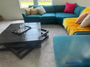 Image of Cozy Modern Retreat, Comfortable and Spacious