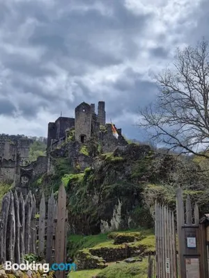 Image of Au pied du Frêne