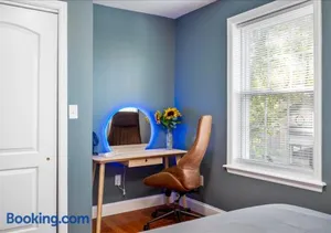 Image of Colorful, Comfy & Modern - Close to NYC - Parking!
