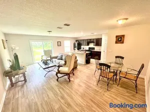 Image of Rooms by Month JAX Airport & Zoo