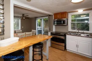 Image of Cottage Near Cedar Point & Beach