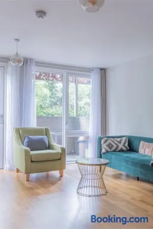 Image of Brand New London Flat with Car Park
