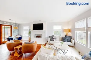 Image of Victorian Dream