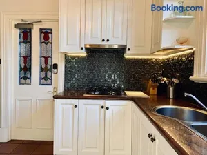 Image of 94 Highett - 5 bedroom, 3 car parks - Luxury House