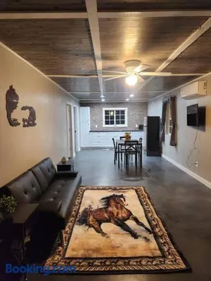 Image of Quiet Guest Cabin in Andalusia, Alabama