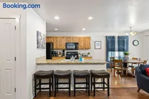 Image of Charming home w/ Fenced Yard On Quiet Street (98)