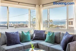 Image of Ocean Views Manhattan Beach 2 Bedroom Parking