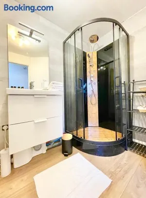 Image of Saint-Nazaire - LE GLAMOUR - Appartement Deluxe - Stationnement facile et gratuit - Internet Haut Débit Fibre