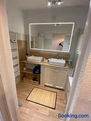Image of Saint Tropez Spacieux Appartement La Florida