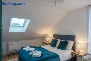 Image of ORLEANS - Proche GARE SNCF LES AUBRAIS - Maison 2 chambres avec Parking privé