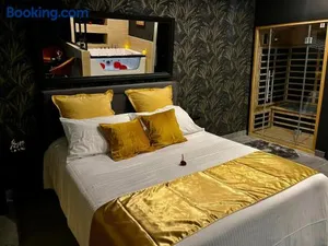 Image of Suite romantique avec ambiance cocooning
