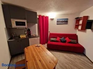 Image of Résidence Edelweiss - Joli appartement T2 à RISOUL à quelques mètres des pistes de ski MAE-7101