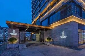 Image of Mehood Lestie, Qingdao Central Business District