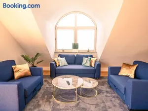 Image of Penthouse-Suite near University