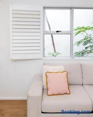 Image of Beachside bright unit - sleeps 4!