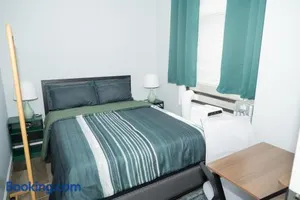 Image of Emerald Room at Brighton Beach 2Min Walk to Ocean n Subway Chic Stay